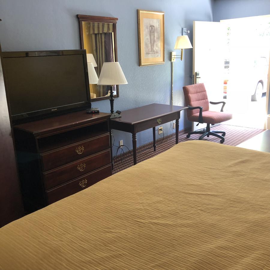 Grenada Inn Экстерьер фото